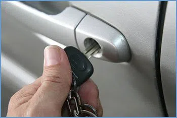State Locksmith Services Bell, CA 323-741-3394 - 21-unlock-car